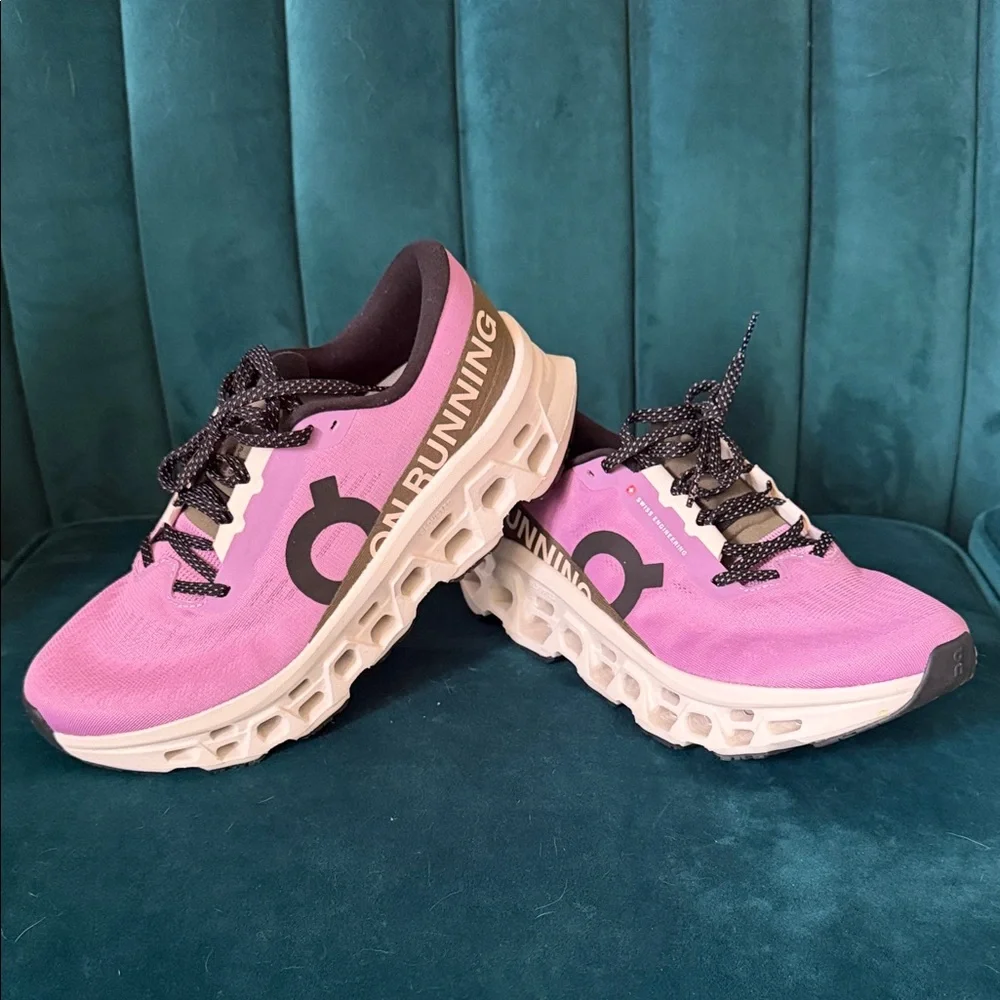 On Cloudmonster 3 in color Sakura/Ivory Women’s Size 9.5. - Picture 1 of 4